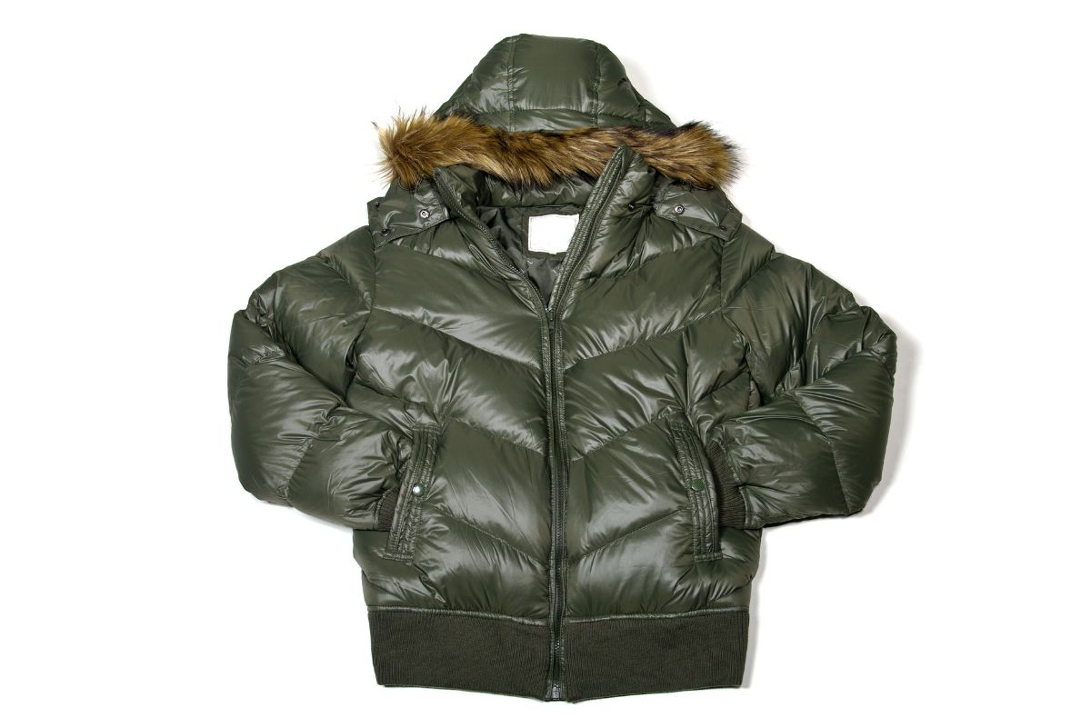 Fashion cloth winter dark green down jacket.